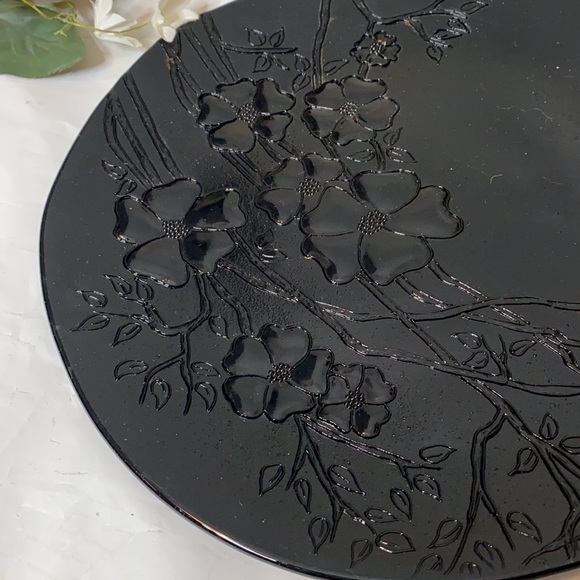 .- Vintage Black Amethyst Glass Plate Floral Relief 12" Round Heavy Platter Dish - Picture 3 of 9
